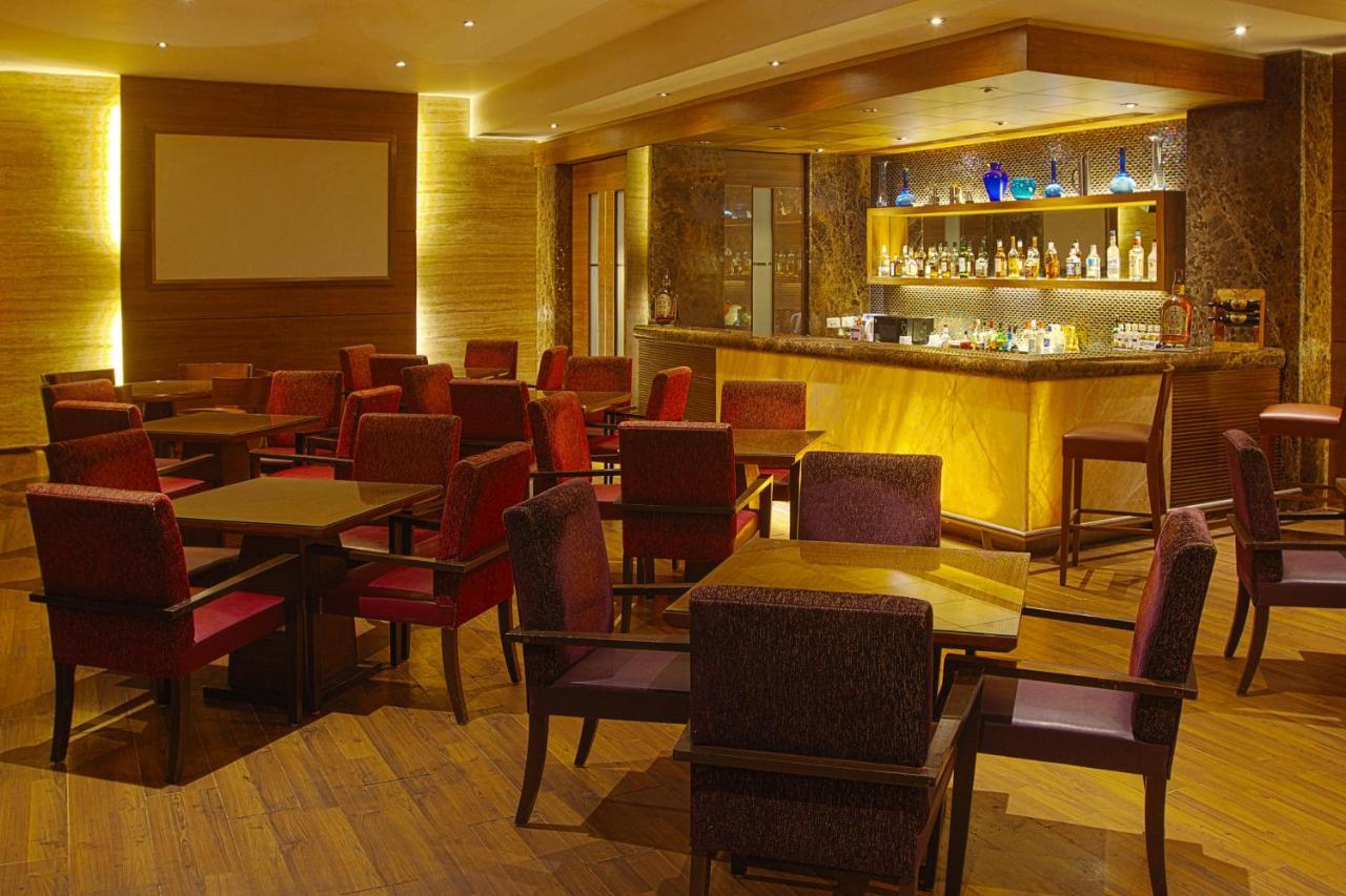 The Classique Club Bombay Extérieur photo