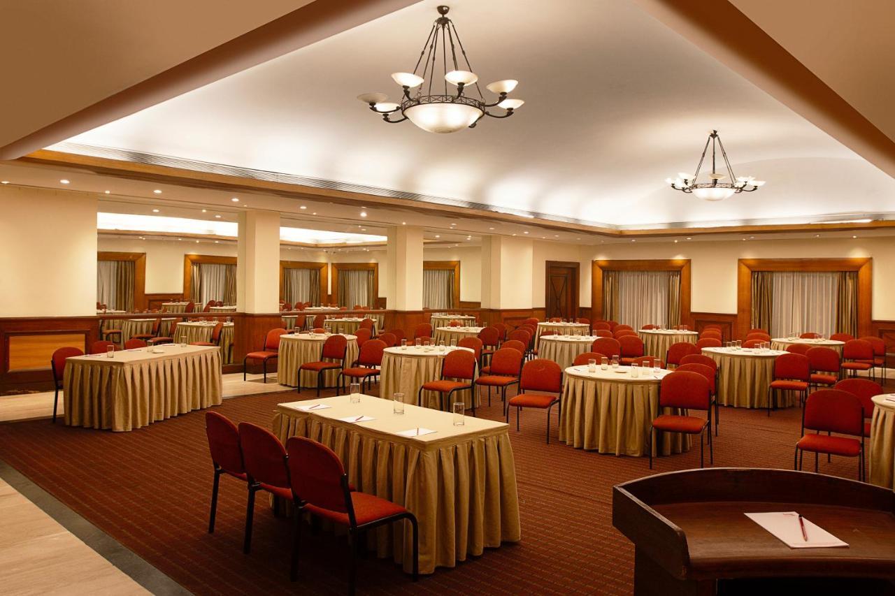 The Classique Club Bombay Extérieur photo