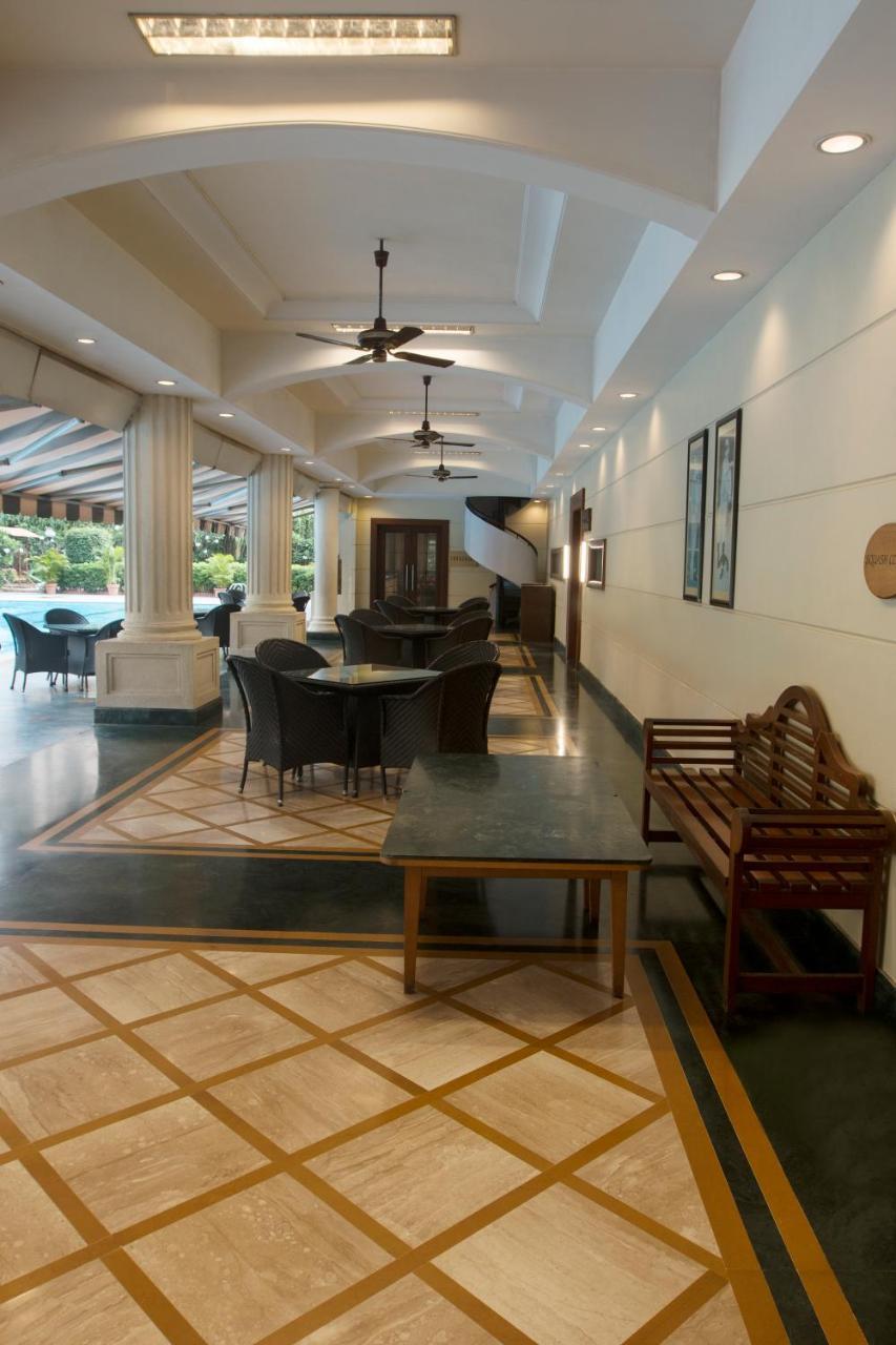 The Classique Club Bombay Extérieur photo