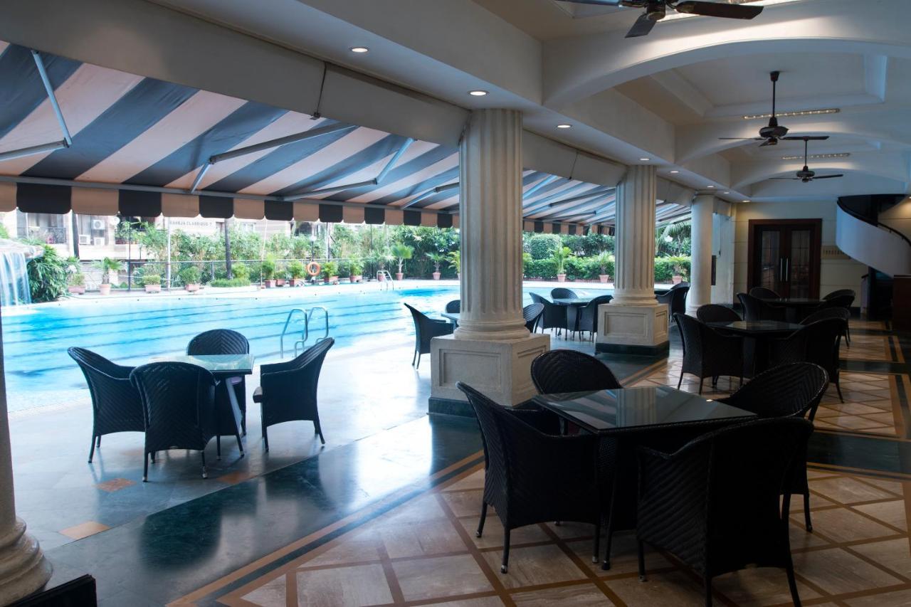 The Classique Club Bombay Extérieur photo