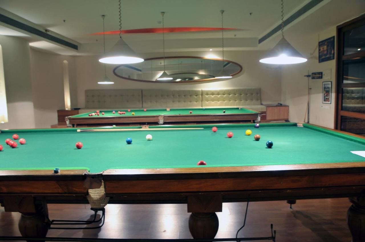 The Classique Club Bombay Extérieur photo